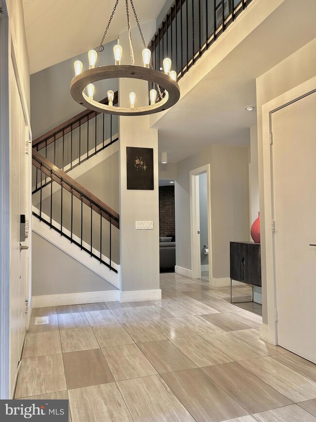 3323 Mantua Dr, Fairfax, VA 22031 - photo 4