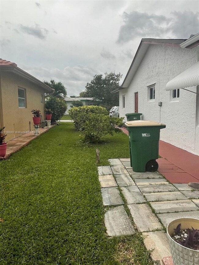 7103 NW 77th St, Tamarac, FL 33321 - photo 4