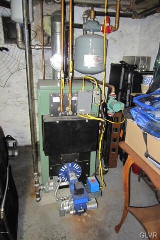 NATURAL GAS FURNACE