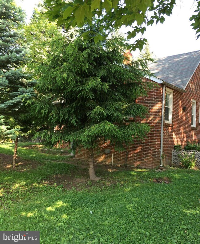 8715 Oakleigh Rd, Parkville, MD 21234 - photo 4