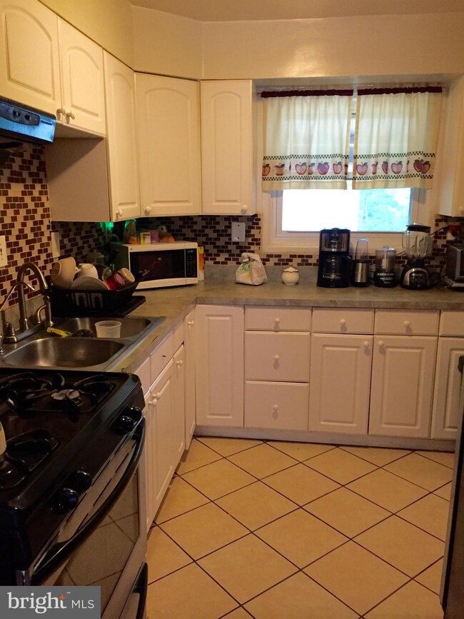 2310 Vermont Ave, Hyattsville, MD 20785 - photo 7
