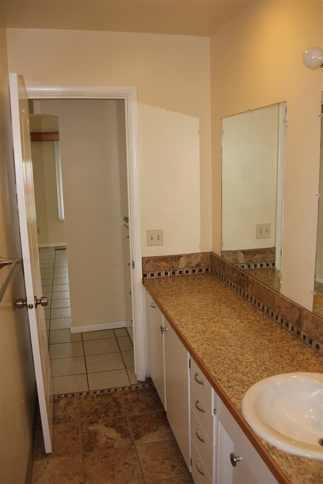 319 S Elder St, Nampa, ID 83686 - photo 3