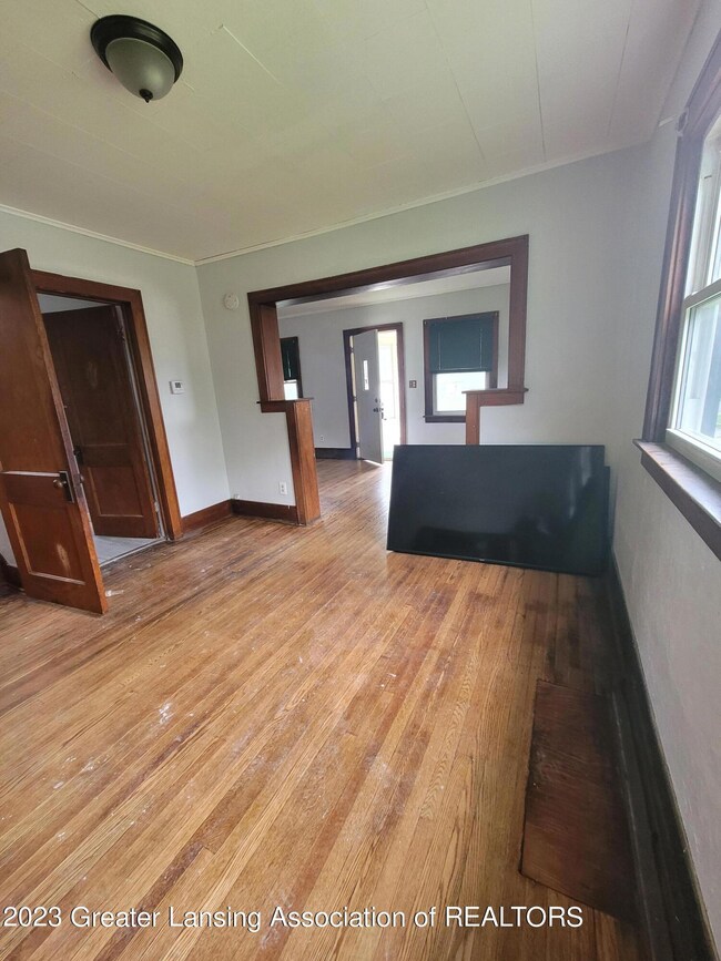 1120 N Martin Luther King Junior Blvd, Lansing, MI 48915 - photo 6
