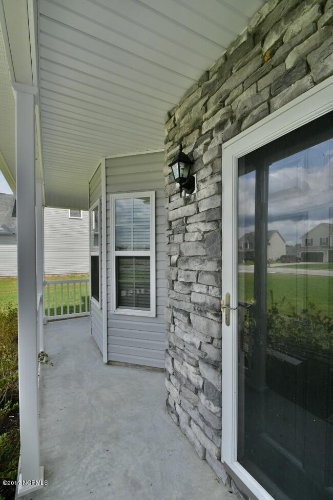 200 ESQUIRE  (8) (683x1024)