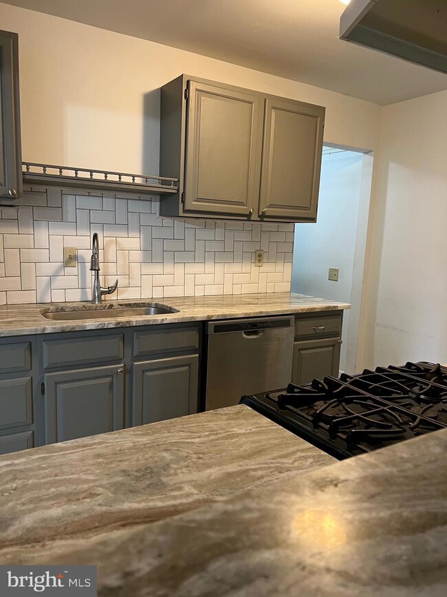 2204 Waters Edge Dr unit 45, Newark, DE 19702 - photo 3