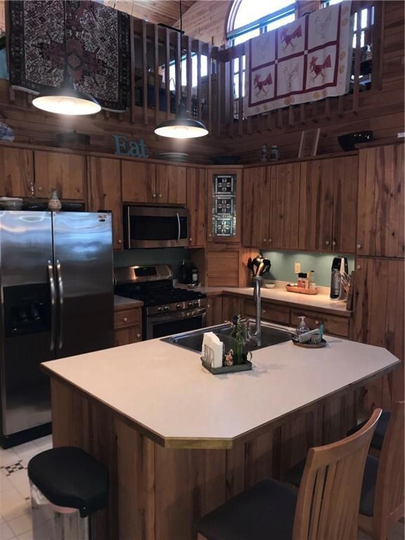 Great space to gather ‘round while dinner is prepared