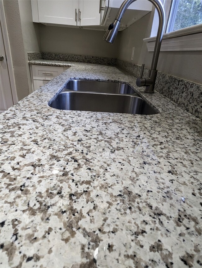 16331 Sky Blue Ln, Houston, TX 77095 - photo 6