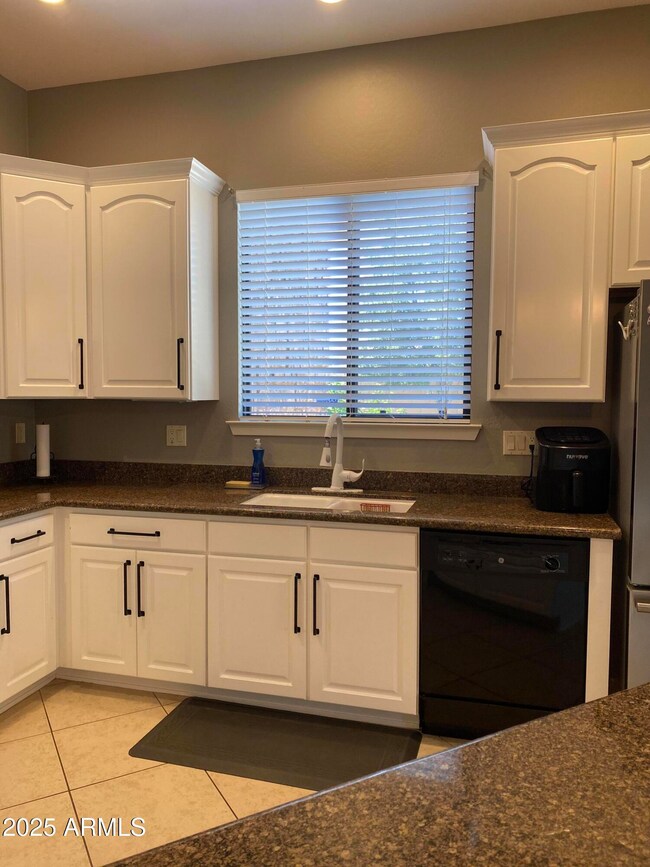 4241 N Pebble Creek Pkwy unit 5, Goodyear, AZ 85395 - photo 5