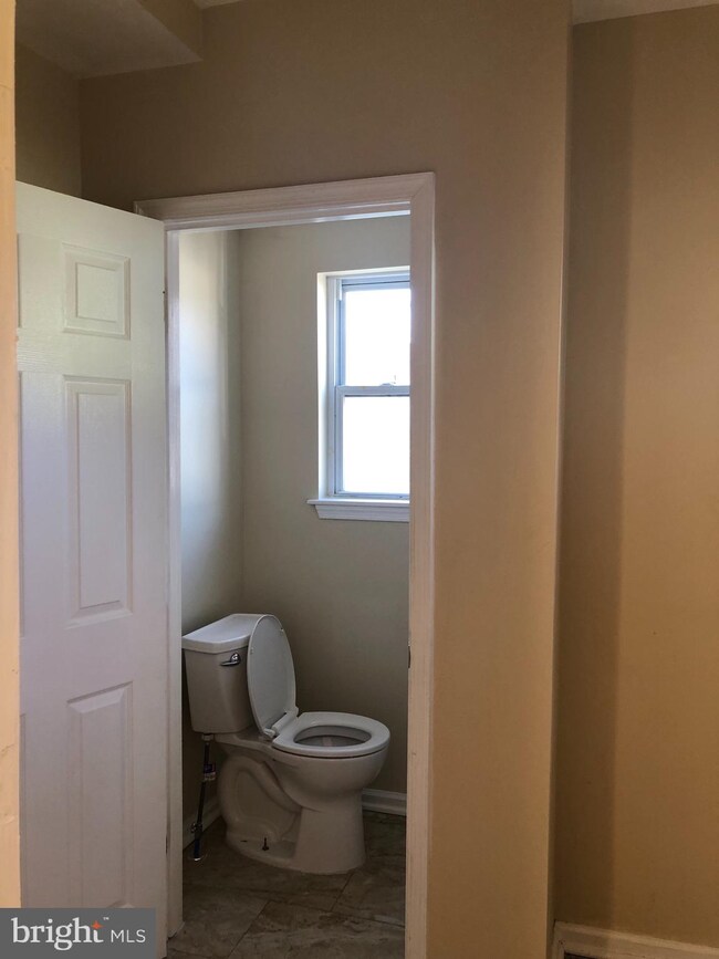 3041 Mickle St, Camden, NJ 08105 - photo 4