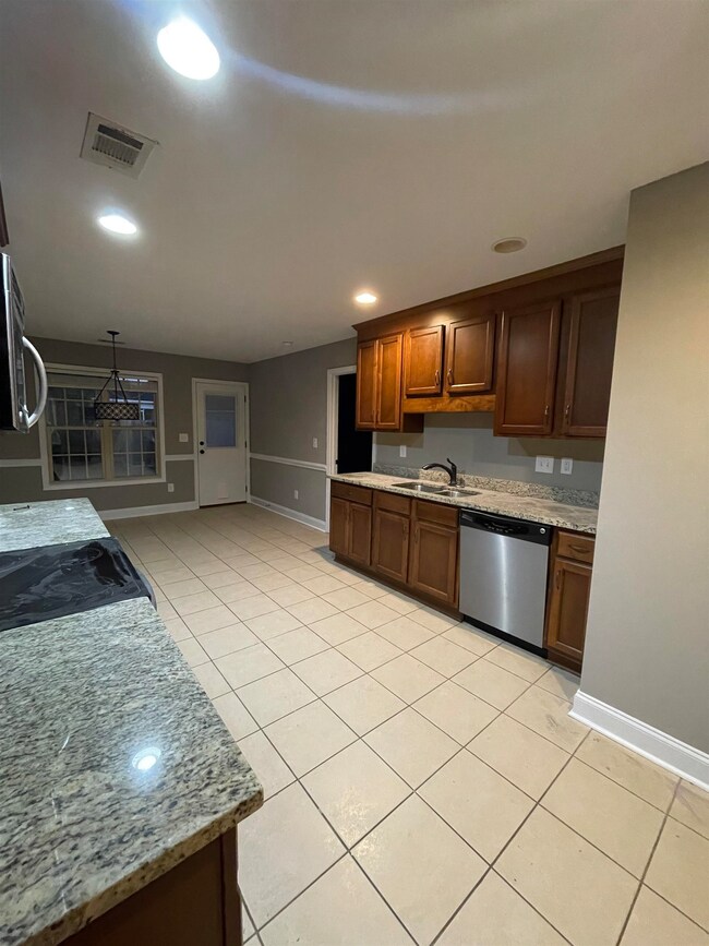 102 Madison Walk, Byron, GA 31008 - photo 3