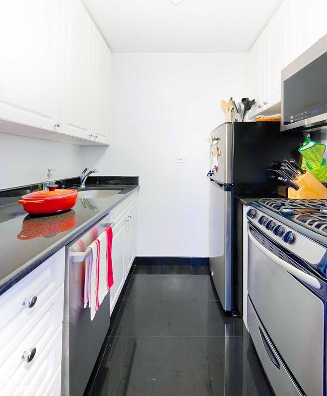 Victoria House unit 11L, New York, NY 10016 - photo 7