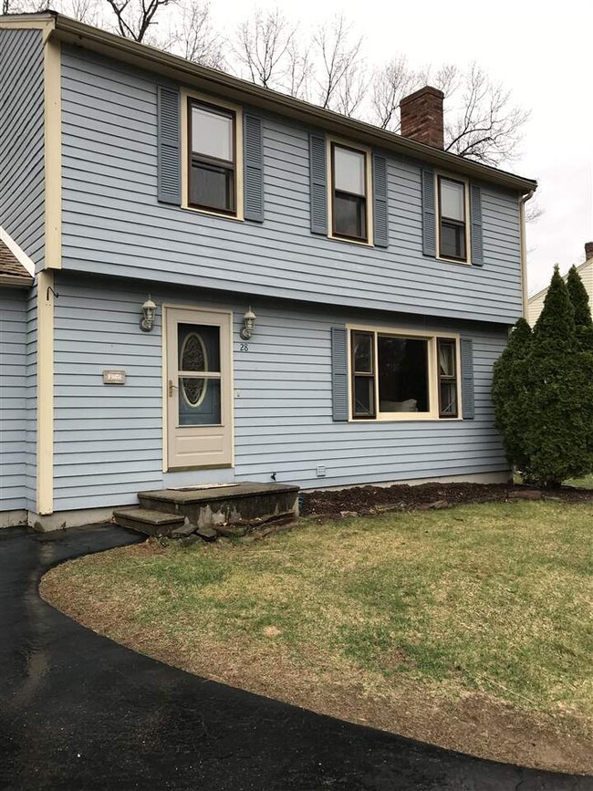 28 Amherst Dr, Derry, NH 03038 - photo 3