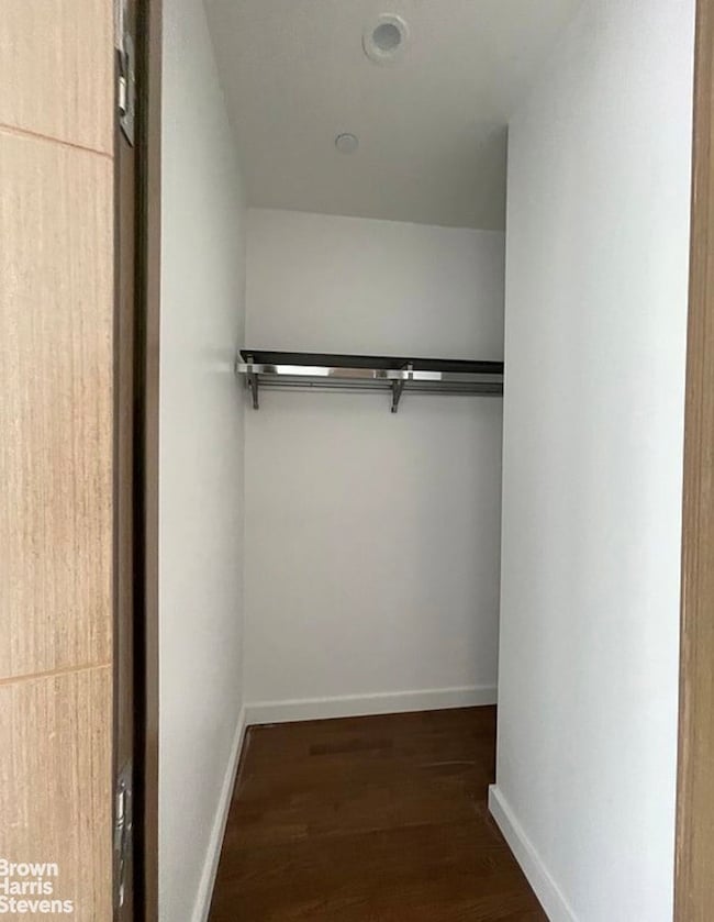 Star Tower LIC unit 14G, Long Island City, NY 11101 - photo 7