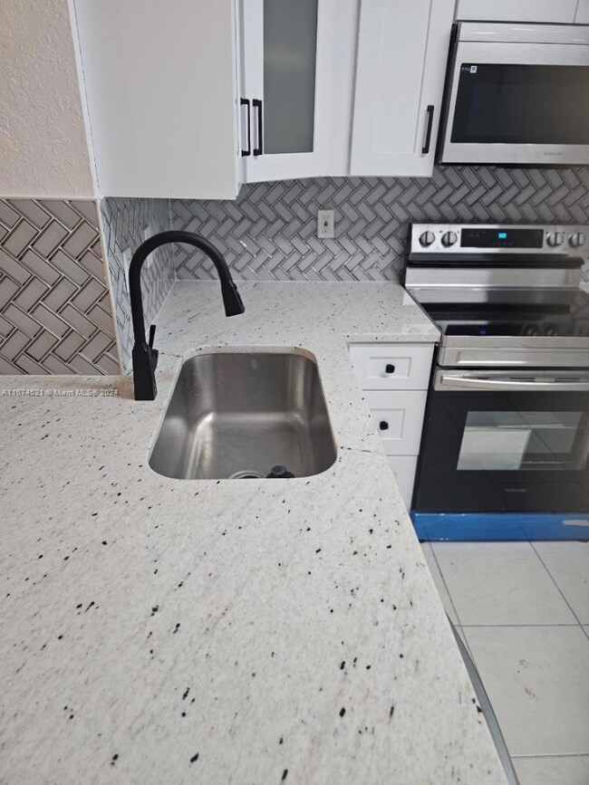 7619 Tamarac Island Cir, Tamarac, FL 33321 - photo 3