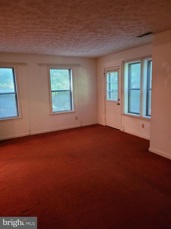 23392 Black Oak Ct, California, MD 20619 - photo 4