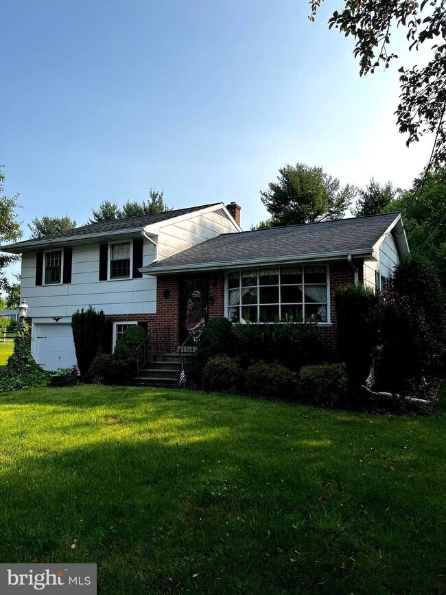 1925 E Cedarville Rd, Pottstown, PA 19465 - photo 4