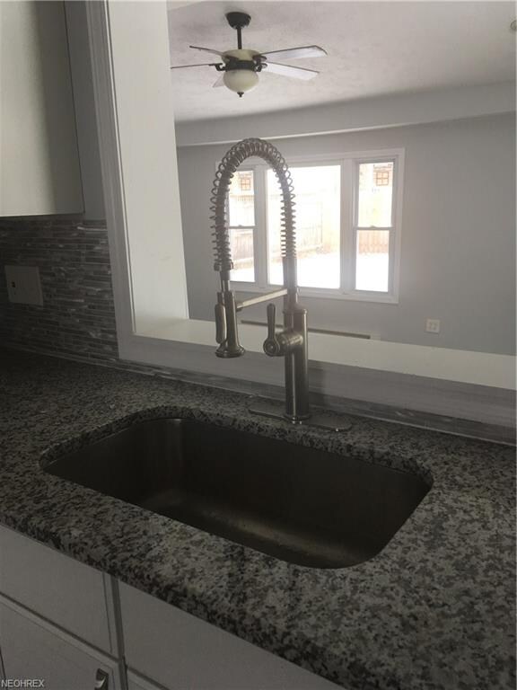 4840 Greenwood Dr, Sheffield Lake, OH 44054 - photo 4