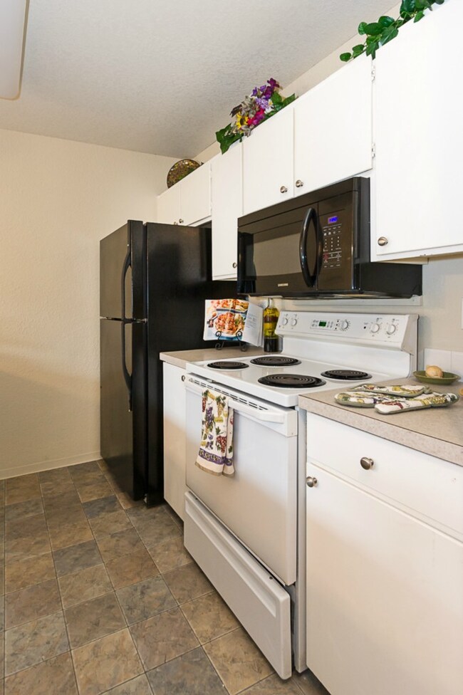 814 Pike St NE unit D10, Auburn, WA 98002 - photo 6