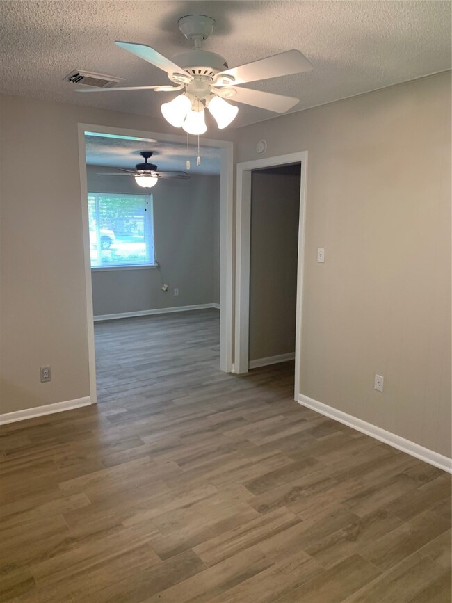 206 Sunnyview Ave unit A, Friendswood, TX 77546 - photo 5