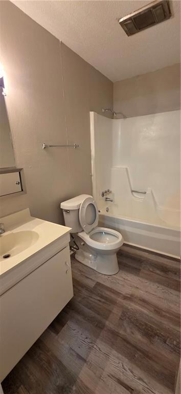 Full Bathroom Upstairs