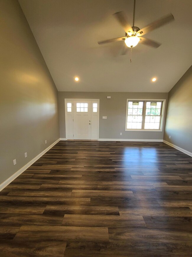 917 Wheatfield Rd unit mer, Harrodsburg, KY 40330 - photo 2