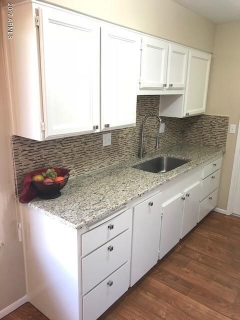 10614 W Granada Dr, Sun City, AZ 85373 - photo 7