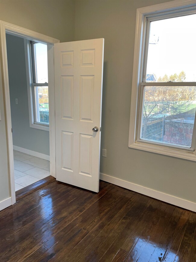 290 Claremont Ave unit 2, Jersey City, NJ 07305 - photo 4