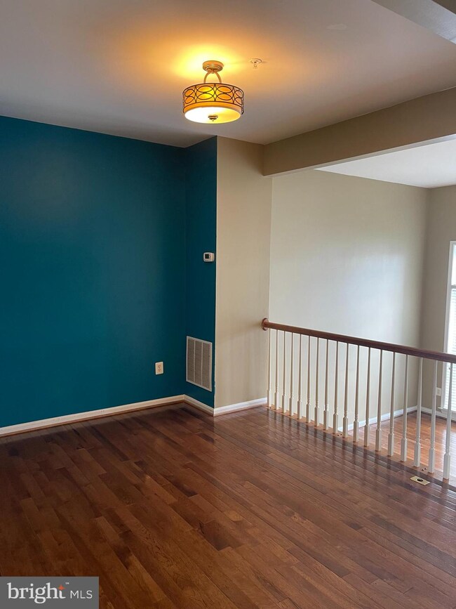 11503 Rabbit Run Terrace, Silver Spring, MD 20904 - photo 5