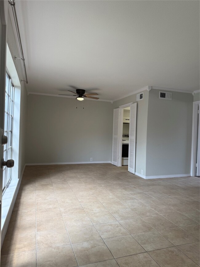 2121 Fountain View Dr unit 40D, Houston, TX 77057 - photo 3