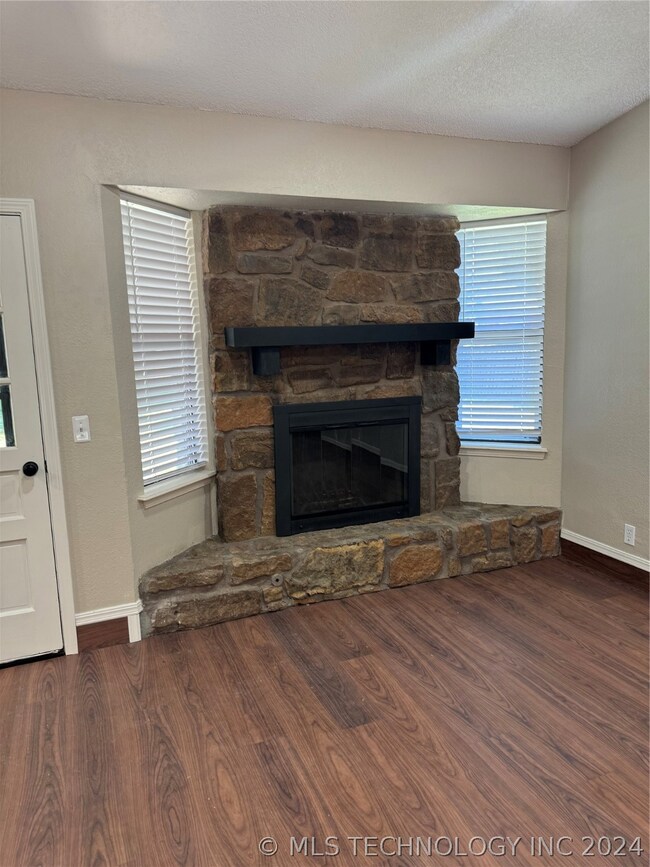 543 E 140th St, Glenpool, OK 74033 - photo 3