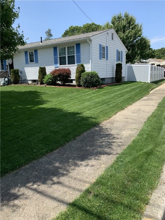 91 Carnation Dr, Warwick, RI 02886 - photo 3