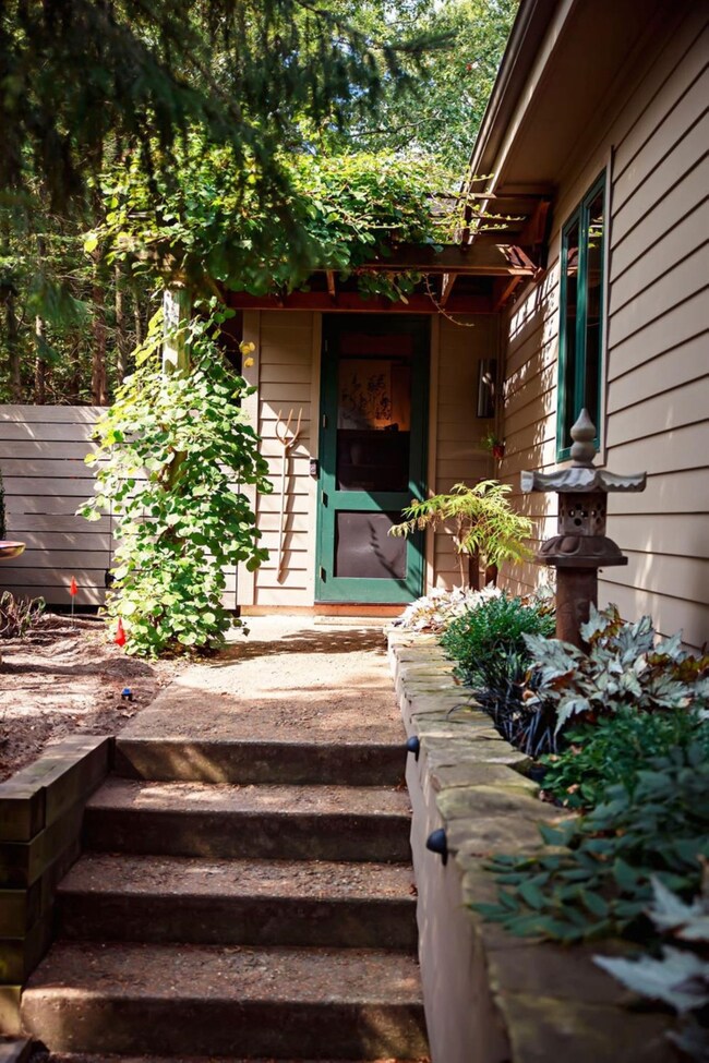 617 Oakland Dr, Michigan City, IN 46360 - photo 2