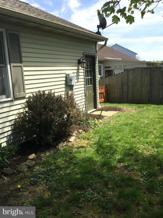 224 Elm Cir, New Holland, PA 17557 - photo 6
