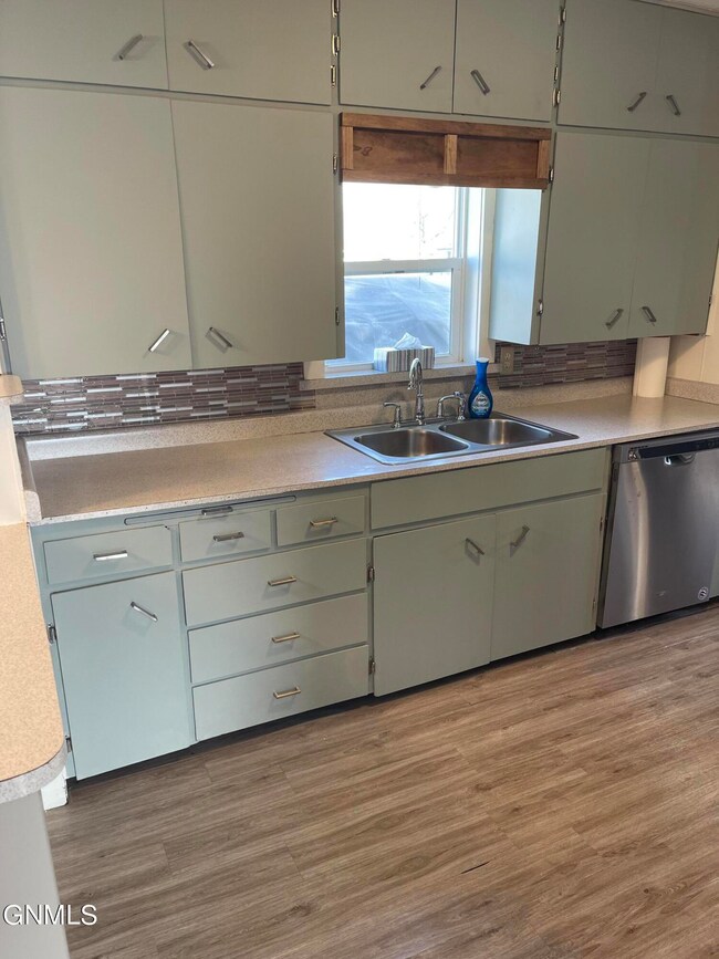 620 3rd St SE, Jamestown, ND 58401 - photo 6