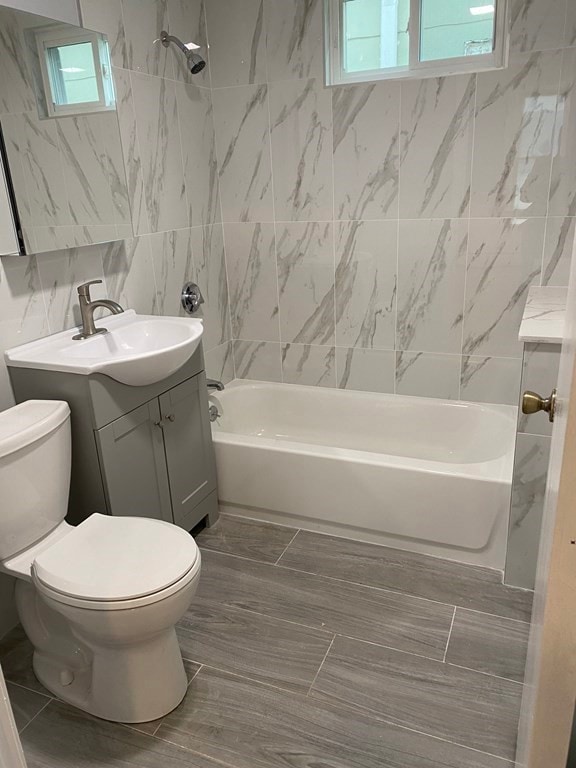 688 E 7th St unit 2, Boston, MA 02127 - photo 3