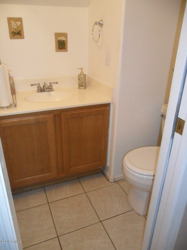down stairs 1/2 bath