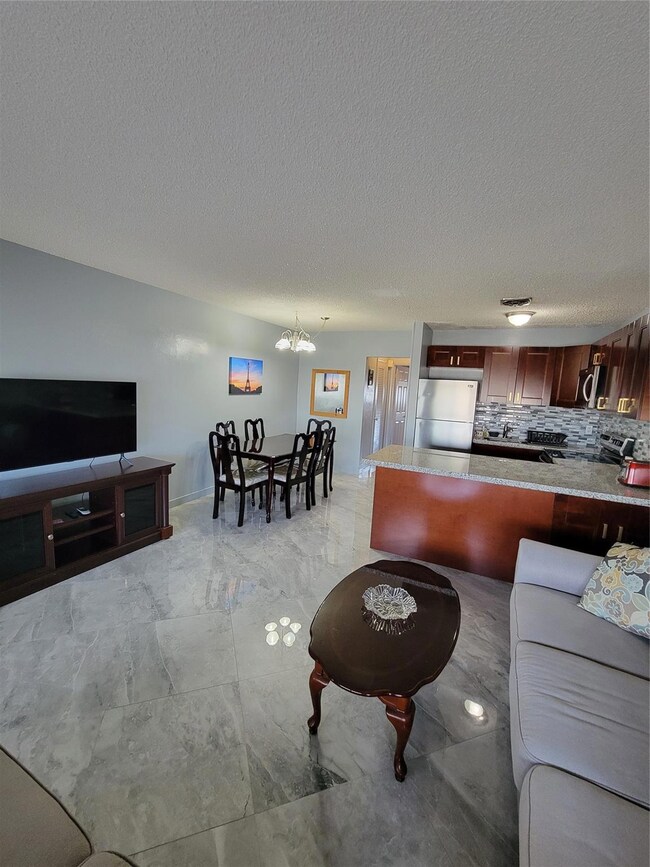 800 SW 11th Ave unit 17A, Hallandale Beach, FL 33009 - photo 4