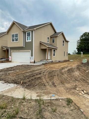 1401 Newport Ln, Raymore, MO 64083 - photo 2
