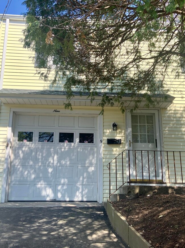 9 Pemberwick Rd, Greenwich, CT 06831 - photo 2