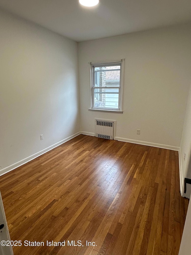 887 Manor Rd unit 2, Staten Island, NY 10314 - photo 6