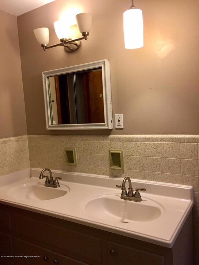 21 Hamilton Ave, Morganville, NJ 07751 - photo 7