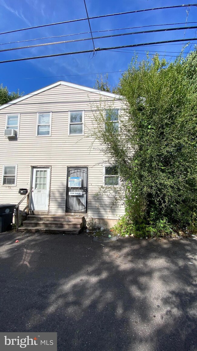 359 Union Aly, Pottstown, PA 19464 - photo 2