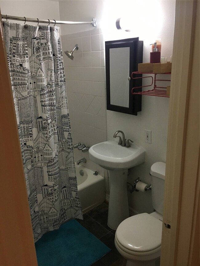 1761 Michigan St unit 2, Houston, TX 77006 - photo 6