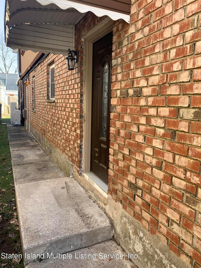 297 Norway Ave unit 1, Staten Island, NY 10305 - photo 2