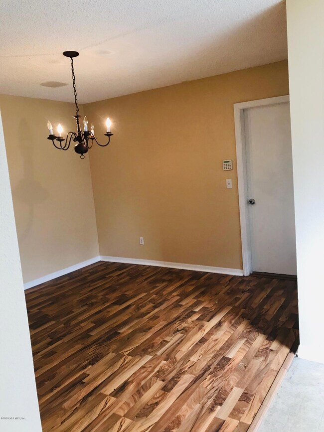 7700 Highchair Ln, Jacksonville, FL 32210 - photo 5