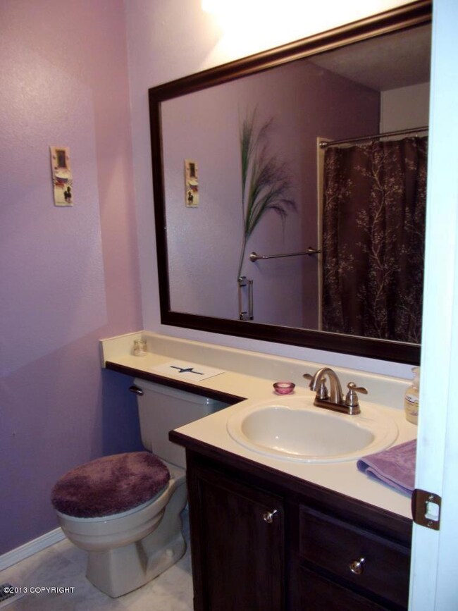 ChilkootCourtMasterBathroom