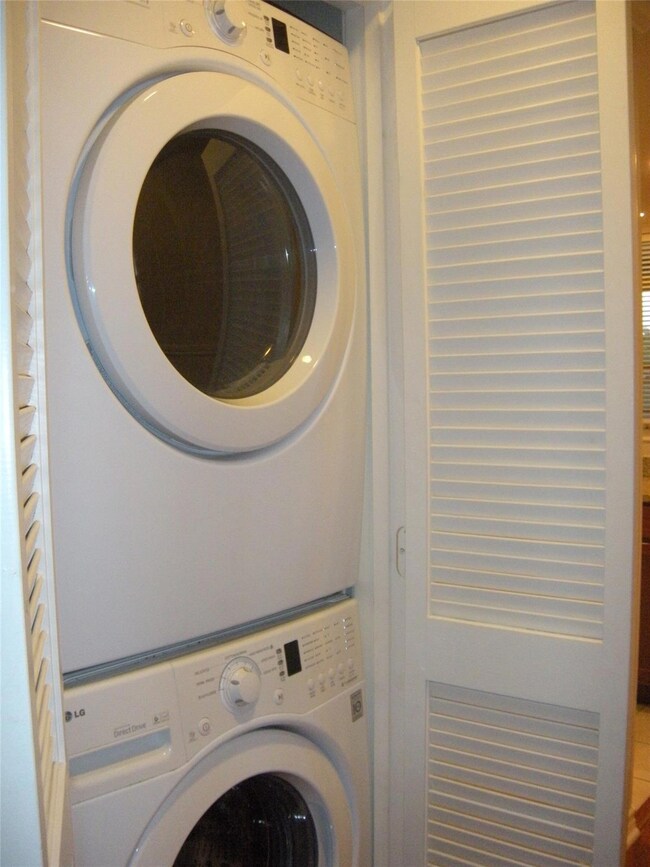 305 E 31st St unit 4, Austin, TX 78705 - photo 7