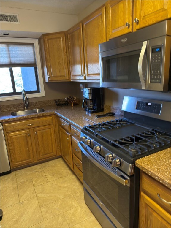 650 E Greenwich Ave unit 5-302, West Warwick, RI 02893 - photo 6