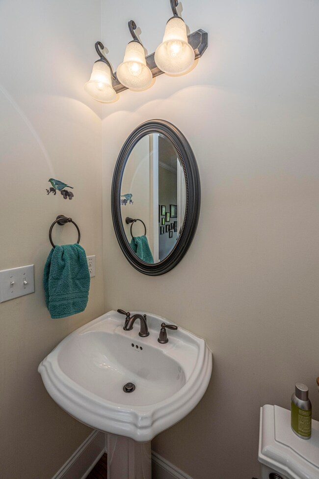 2720FountainheadWay43