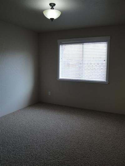 129 SE Yorktown Rd, Grants Pass, OR 97527 - photo 5